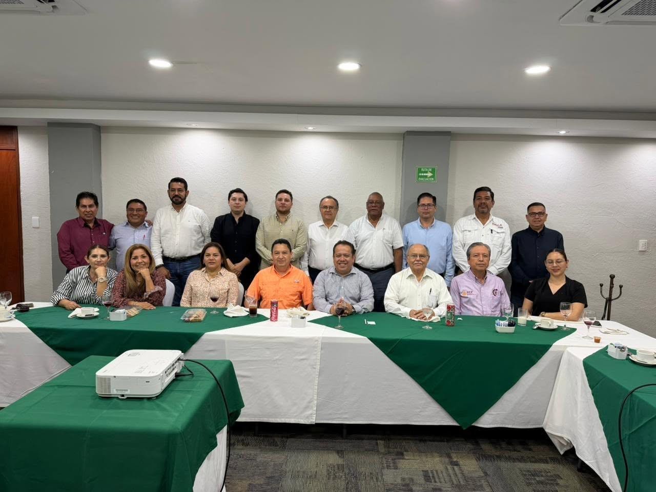 Integrantes reunidos durante la segunda sesión de APPALT